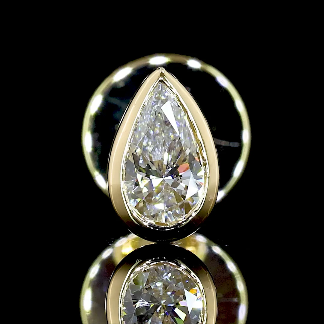 0.3 Cts 14k Yellow Gold Pear Shape Studs Earring - Image 3