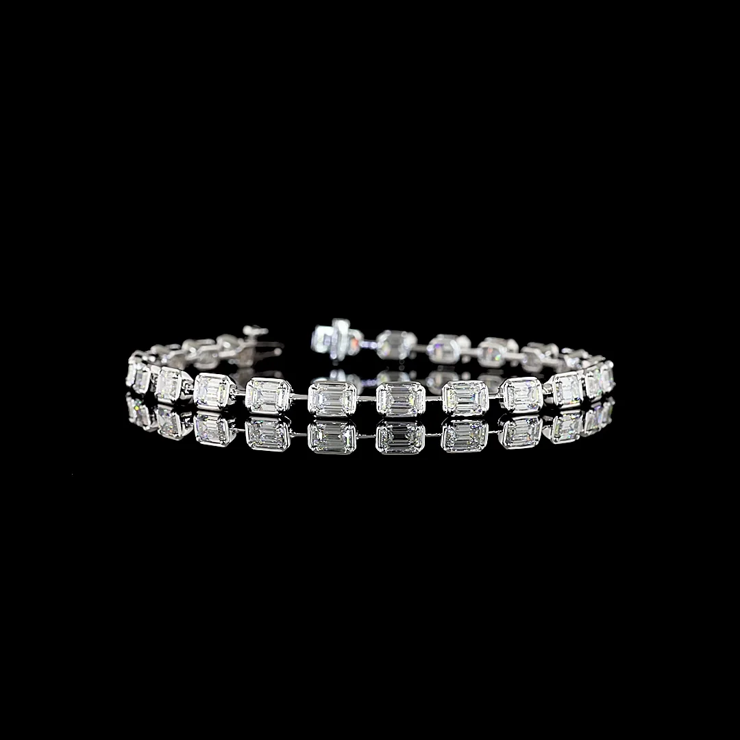 7.06 Cts 14k White Gold Emerald Shape Station Bracelet - Video