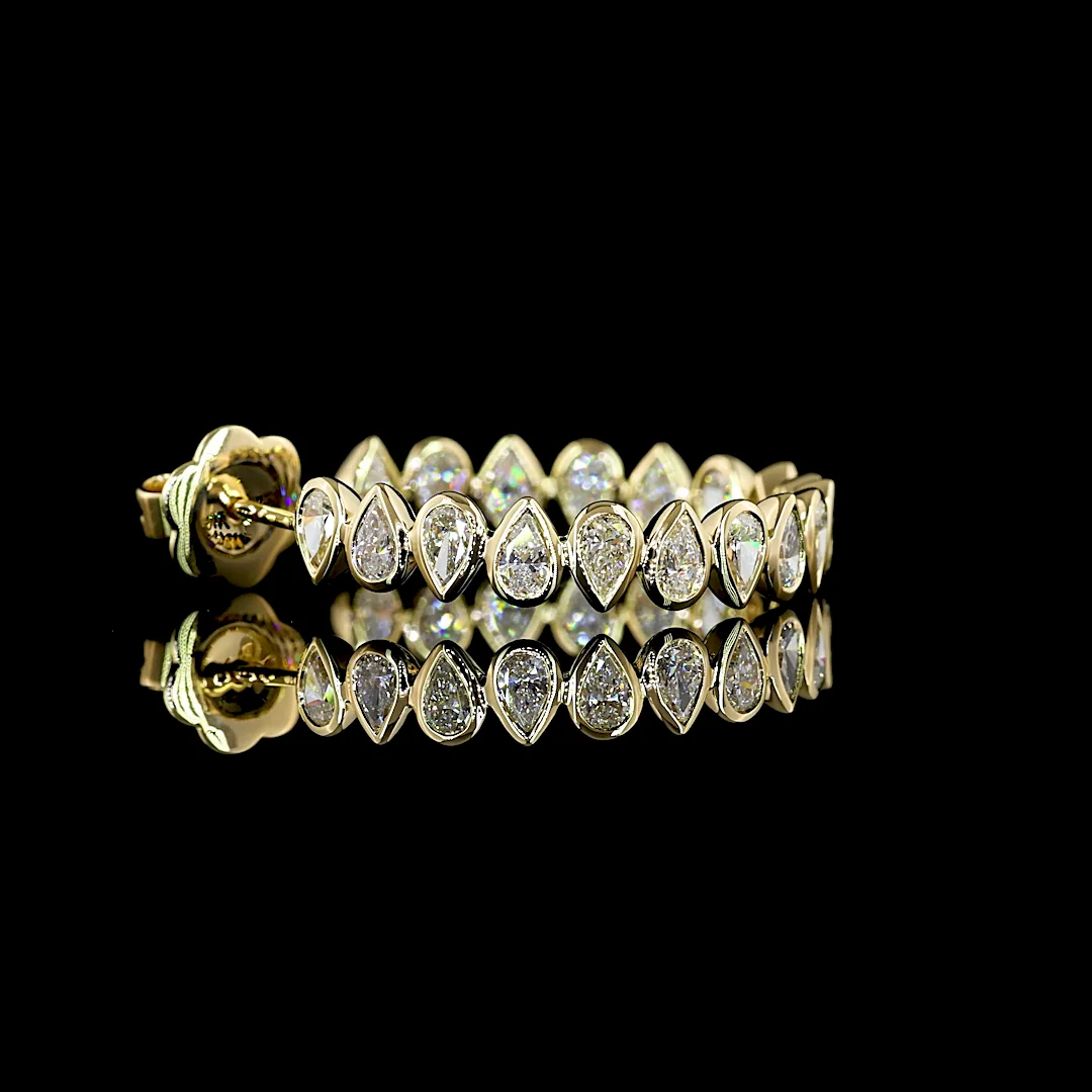 2.75 Cts 14k Yellow Gold Pear Shape C Hoops Earring - Image 2