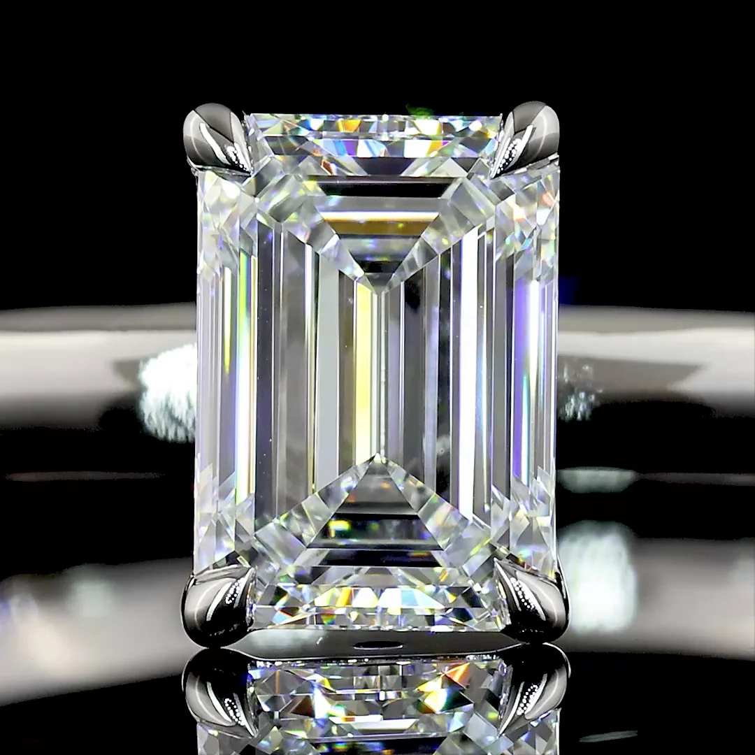 1.08 Cts 14k White Gold Emerald Shape Solitaire Ring - Image 3