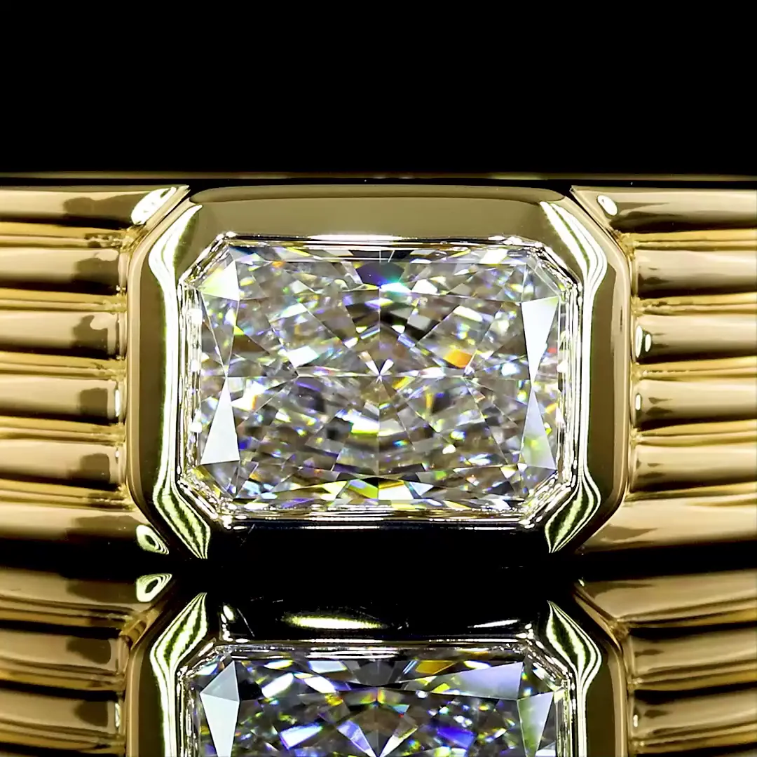 1.02 Cts 14k Yellow Gold Radiant Shape Solitaire Ring - Image 3