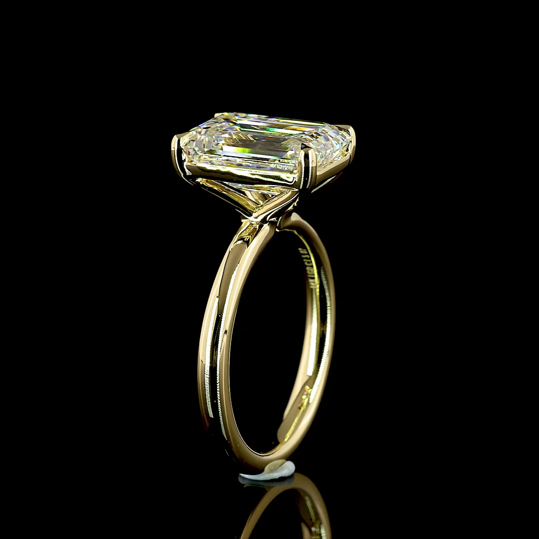 5.02 Cts 14k Yellow Gold Emerald Shape Solitaire Ring - Image 4