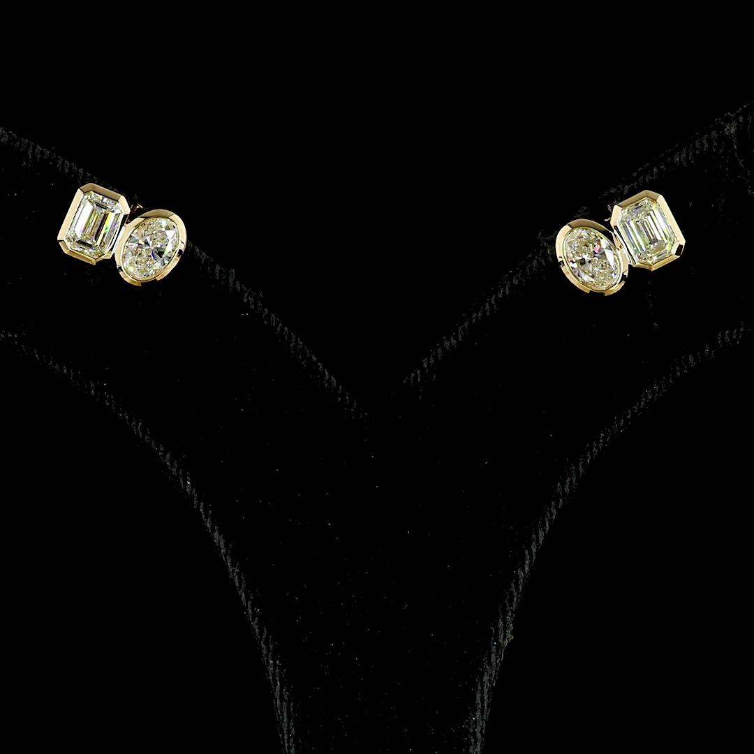 1.95 Cts 14k Yellow Gold Mix Shape Studs Earring - Video