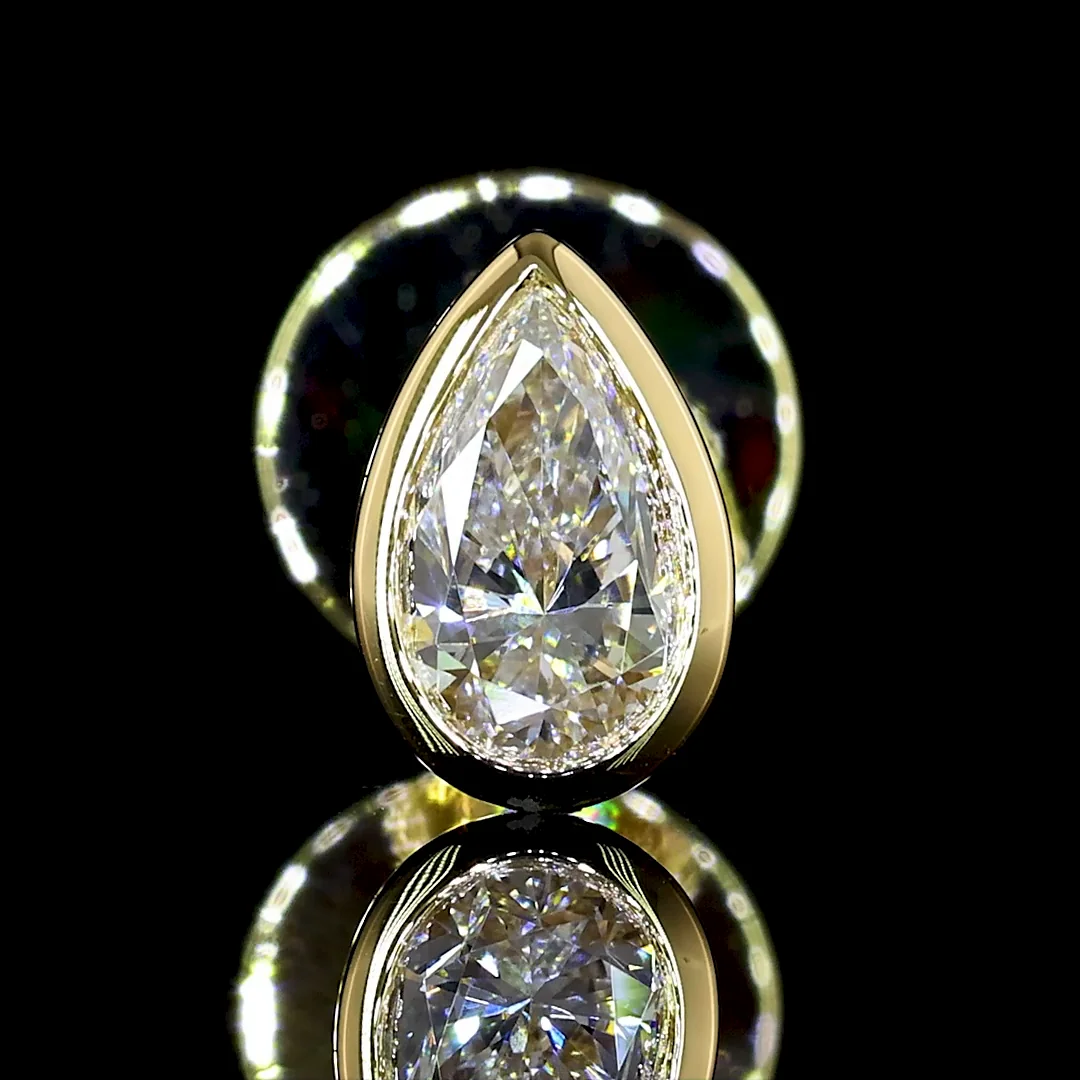 0.33 Cts 14k Yellow Gold Pear Shape Studs Earring - Image 2