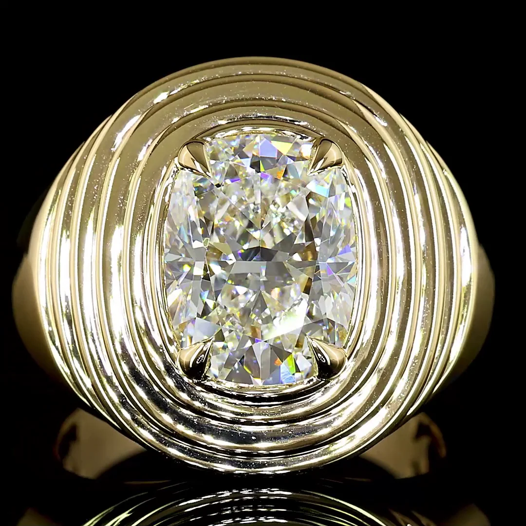 2.67 Cts 14k Yellow Gold Cushion Brilliant Shape Solitaire Ring - Image 3