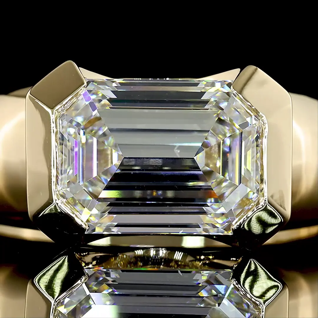 3.01 Cts 14k Yellow Gold Emerald Shape Solitaire Ring - Image 3