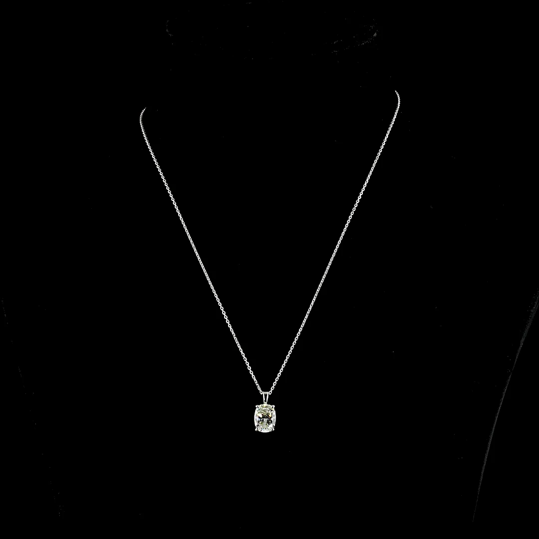 2.03 Cts 14k White Gold Cushion Brilliant Shape Solitaire Pendant - Video