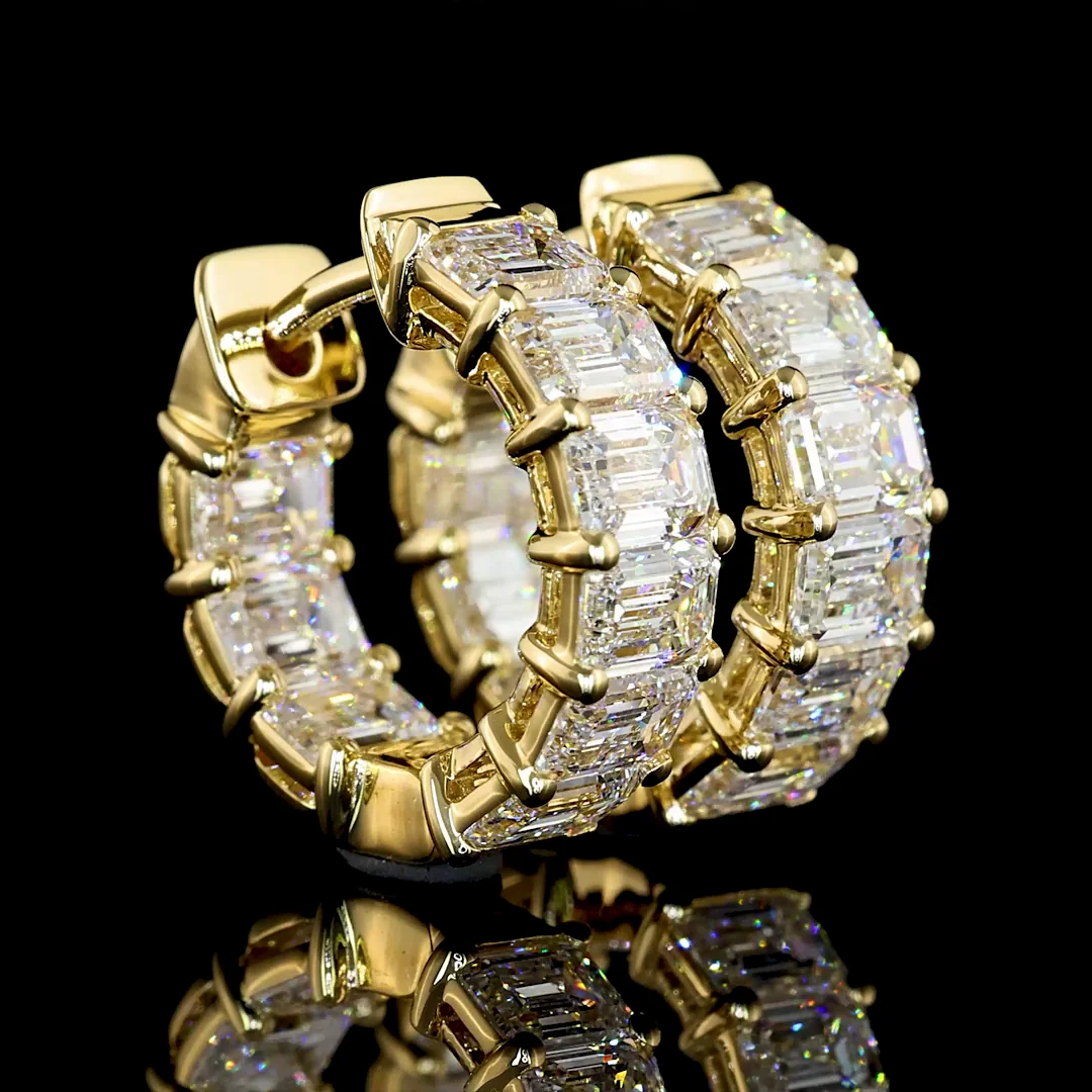 3.44 Cts 14k Yellow Gold Emerald Shape Huggies Earring - Video