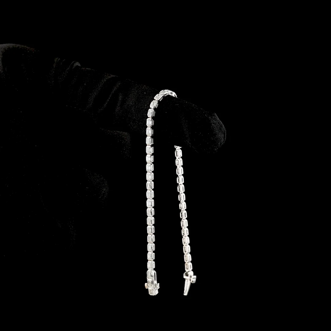 2.42 Cts 14k White Gold Emerald Shape Tennis Bracelet - Image 3