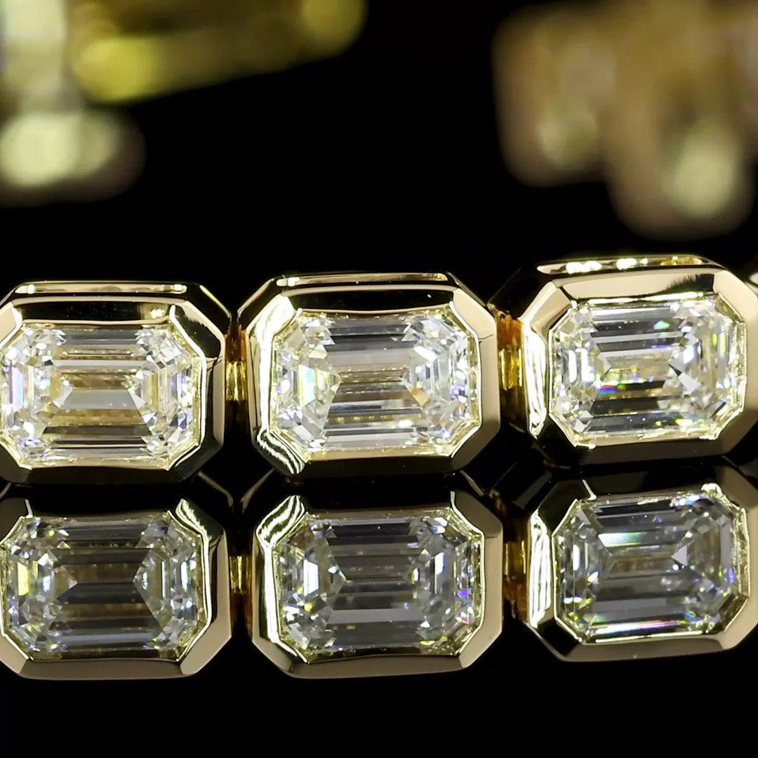 4.82 Cts 14k Yellow Gold Emerald Shape Tennis Bracelet - Image 2