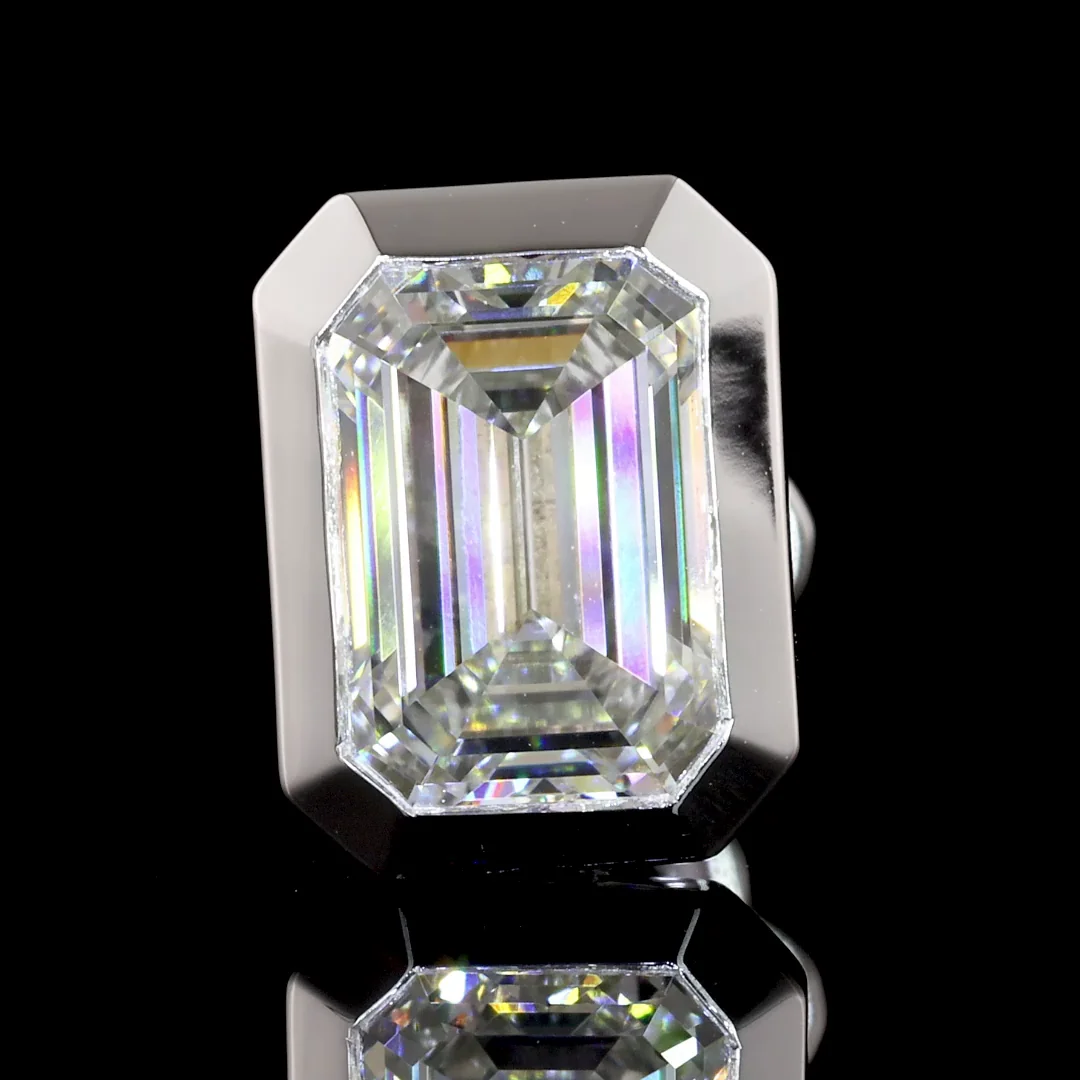 3.08 Cts 14k White Gold Emerald Shape Studs Earring - Image 3