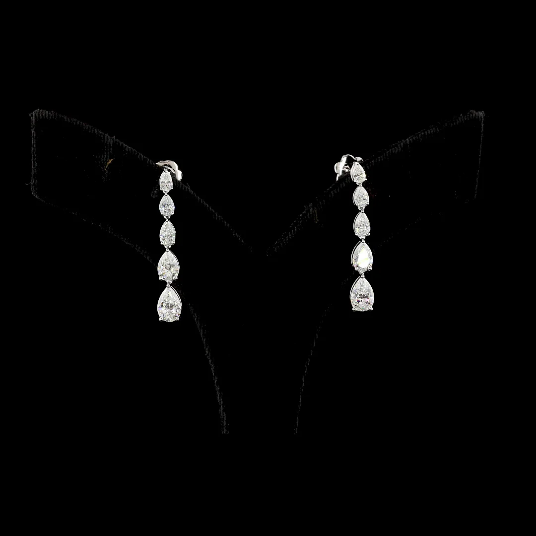 2.9 Cts 14k White Gold Pear Shape Hanging Earring - Video