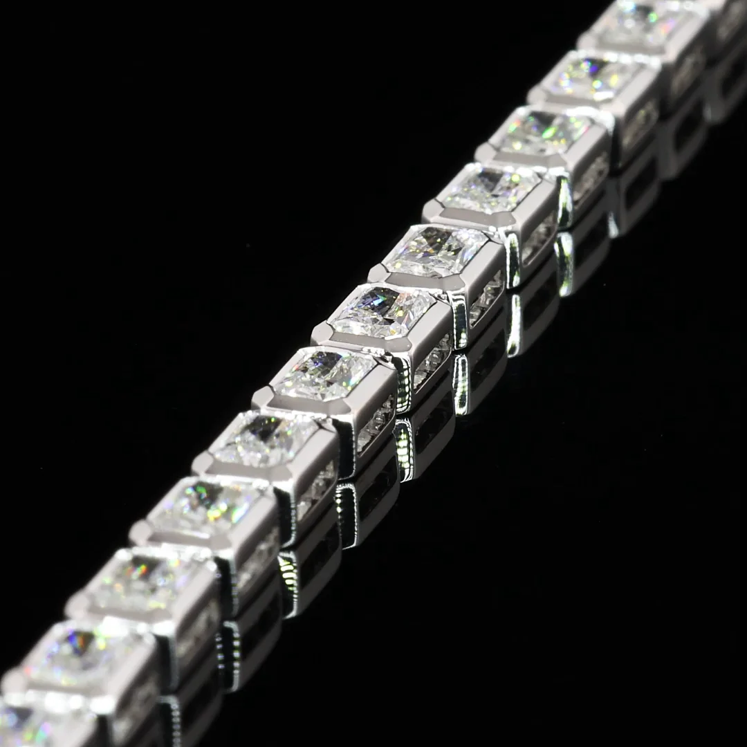 5.01 Cts 14k White Gold Radiant Shape Tennis Bracelet - Image 3