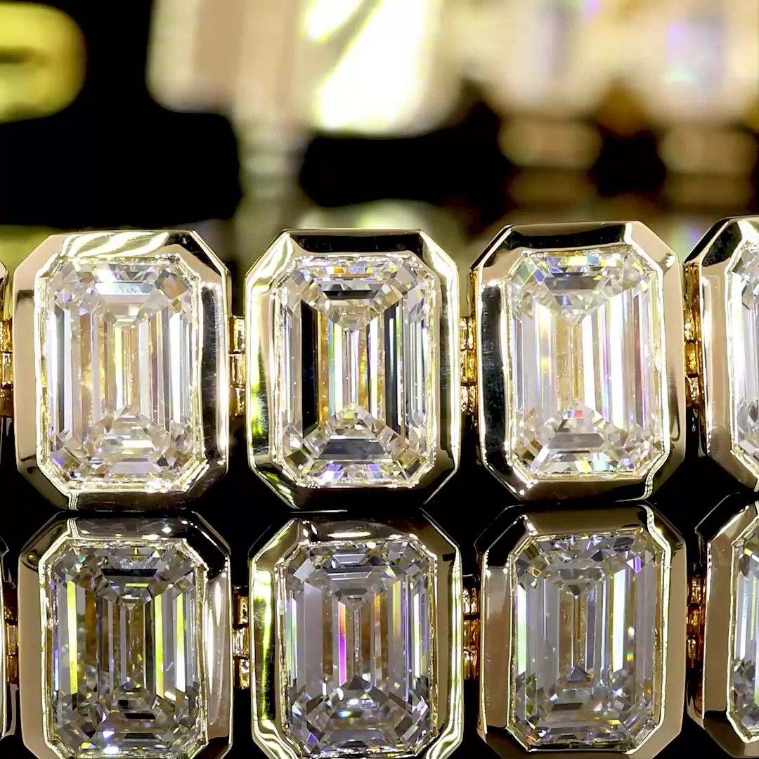 8.8 Cts 14k Yellow Gold Emerald Shape Tennis Bracelet - Image 2