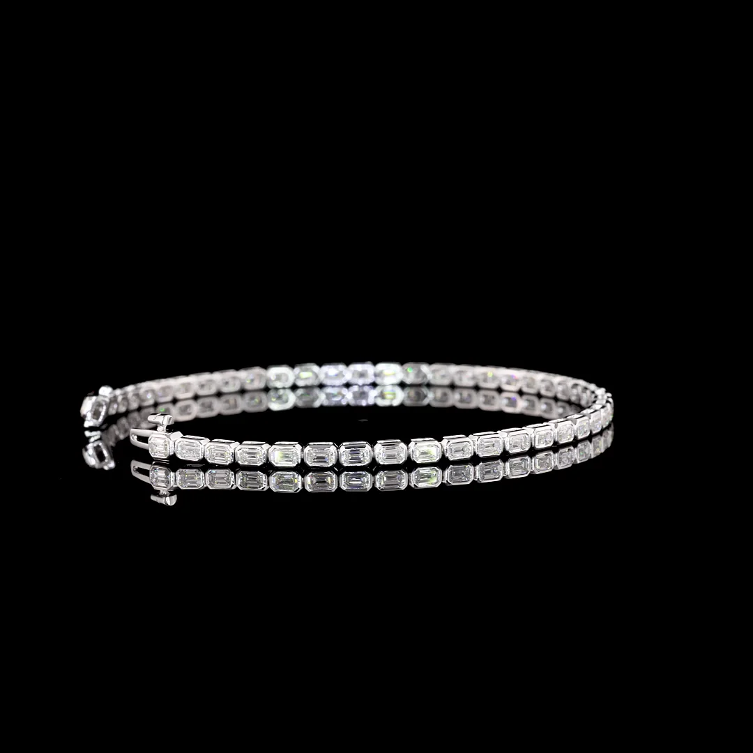 3.05 Cts 14k White Gold Emerald Shape Tennis Bracelet - Video