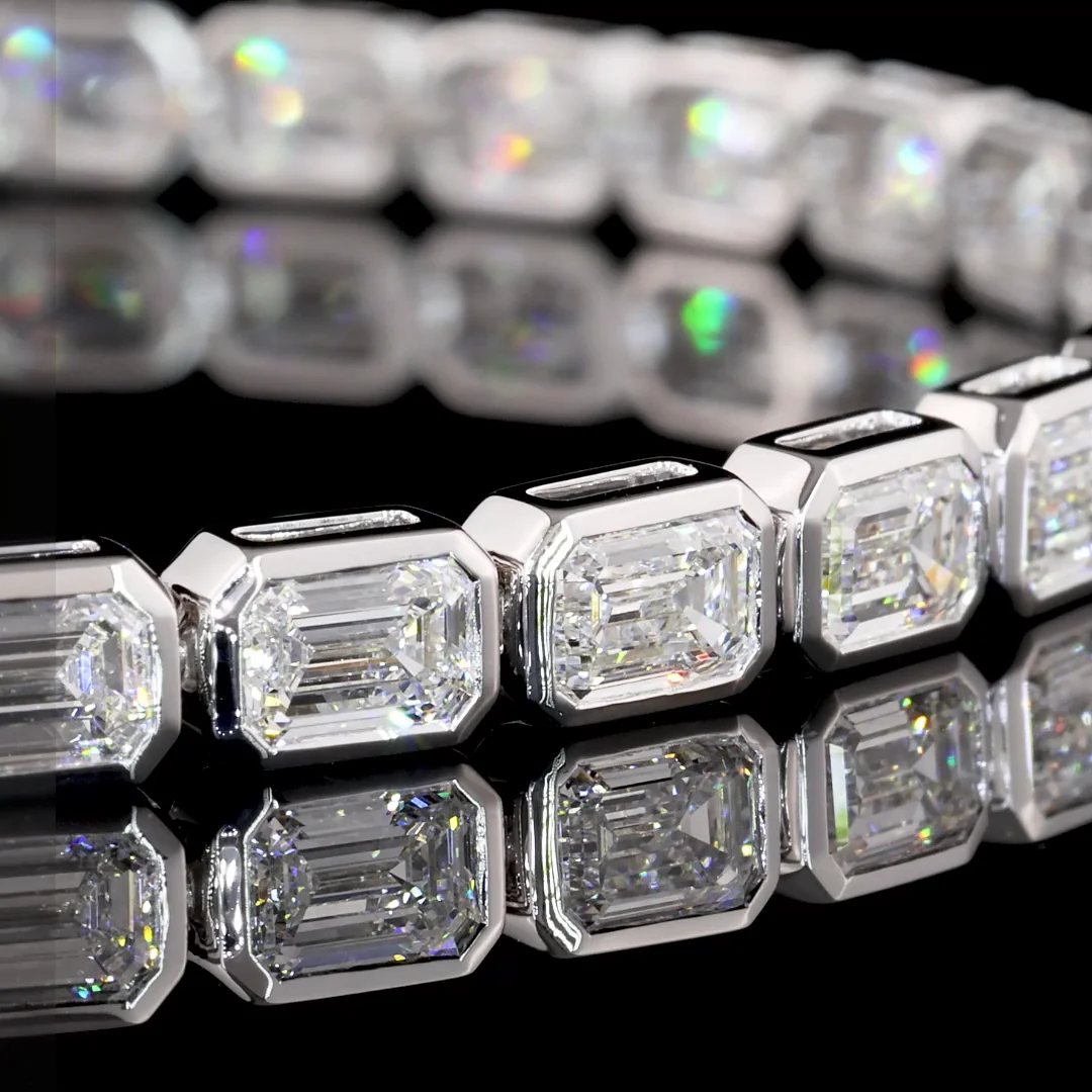 8.23 Cts 14k White Gold Emerald Shape Tennis Bracelet - Image 2