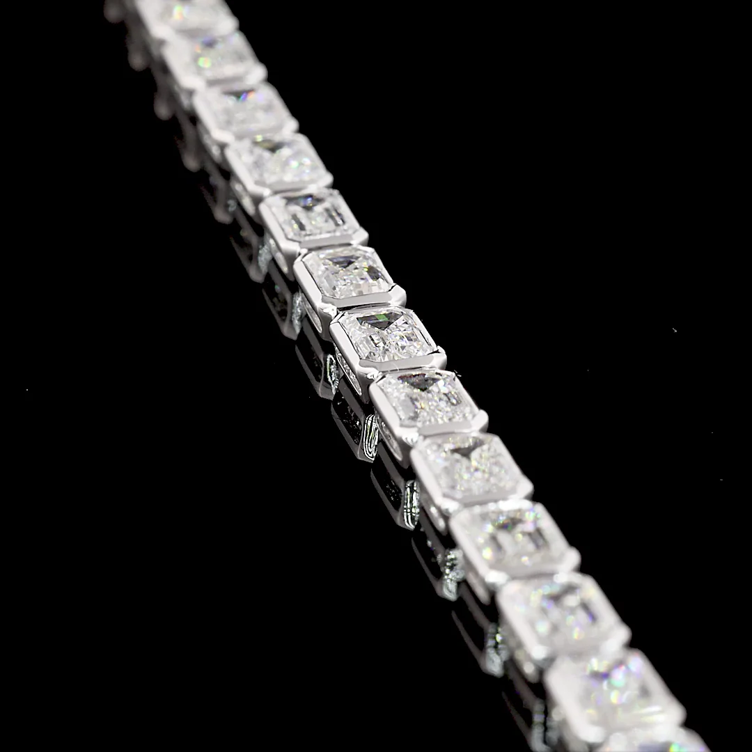 8.59 Cts 14k White Gold Emerald Shape Tennis Bracelet - Image 3