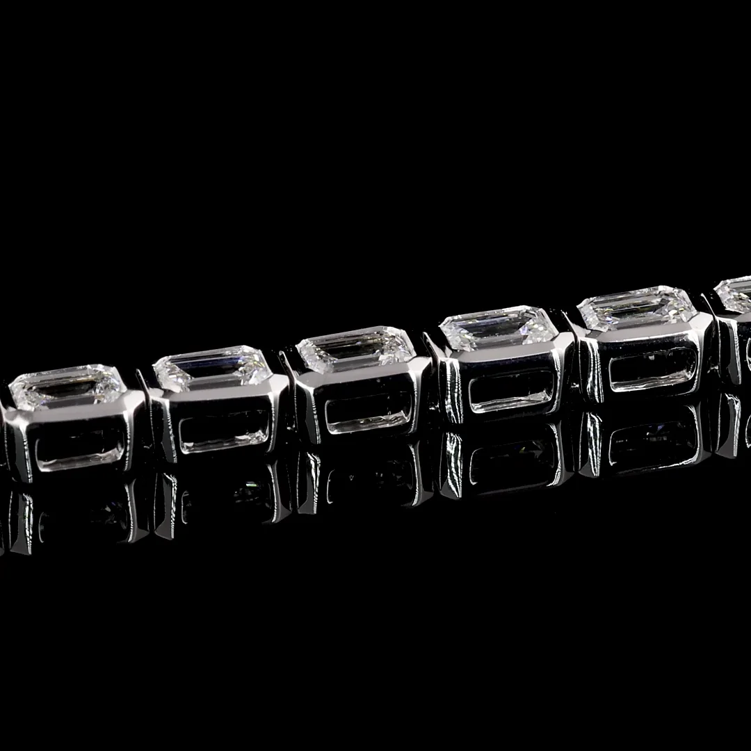 4.21 Cts 14k White Gold Emerald Shape Tennis Bracelet - Image 4