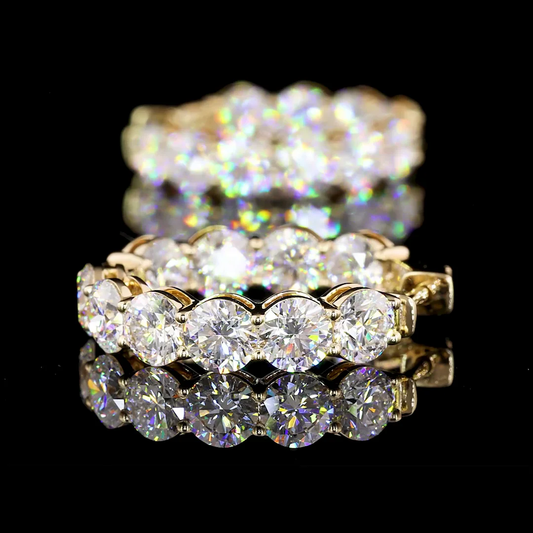 6.68 Cts 18k Yellow Gold Round Shape Hoops Earring - Image 4