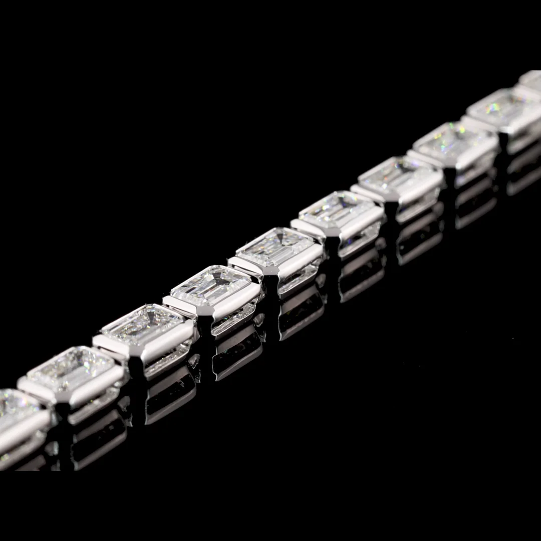 9.13 Cts 14k White Gold Emerald Shape Tennis Bracelet - Image 2