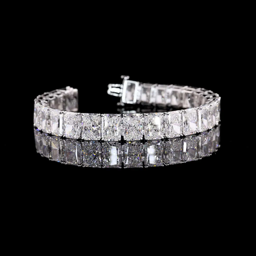53.79 Cts 18k White Gold Radiant Shape Tennis Bracelet - Video
