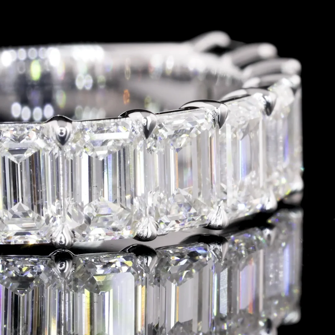 2.88 Cts 14k White Gold Emerald Shape Half Eternity Eternity Band - Image 2