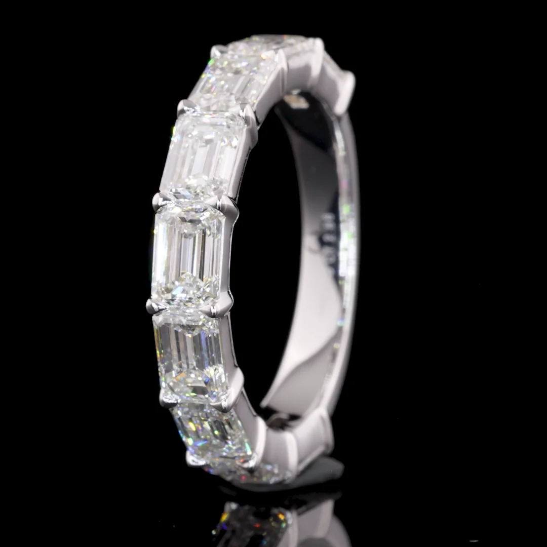 2.8 Cts 14k White Gold Emerald Shape Half Eternity Eternity Band - Image 4