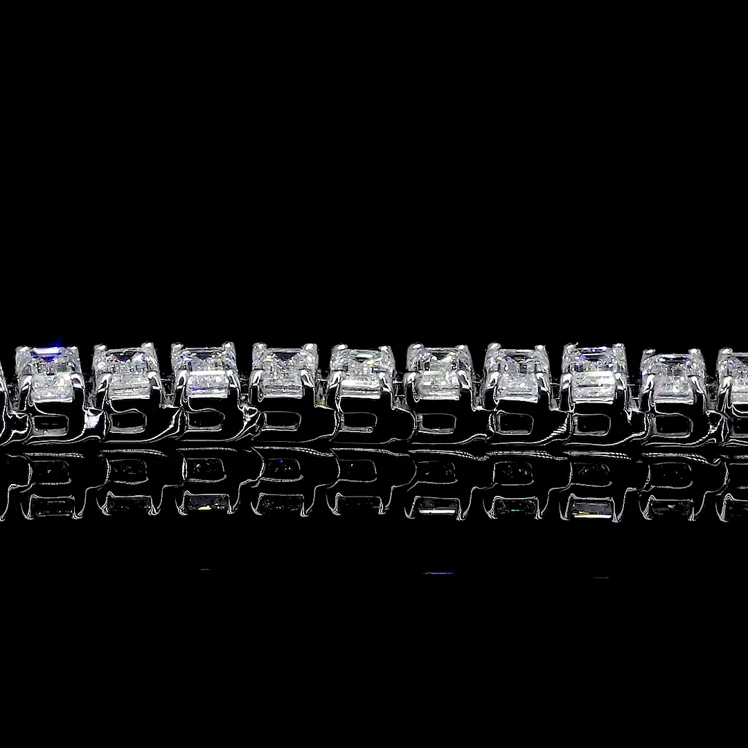 14.62 Cts 14k White Gold Emerald Shape Tennis Bracelet - Image 4