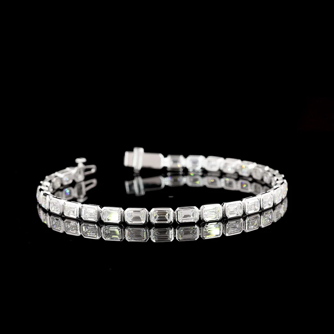 9.13 Cts 14k White Gold Emerald Shape Tennis Bracelet