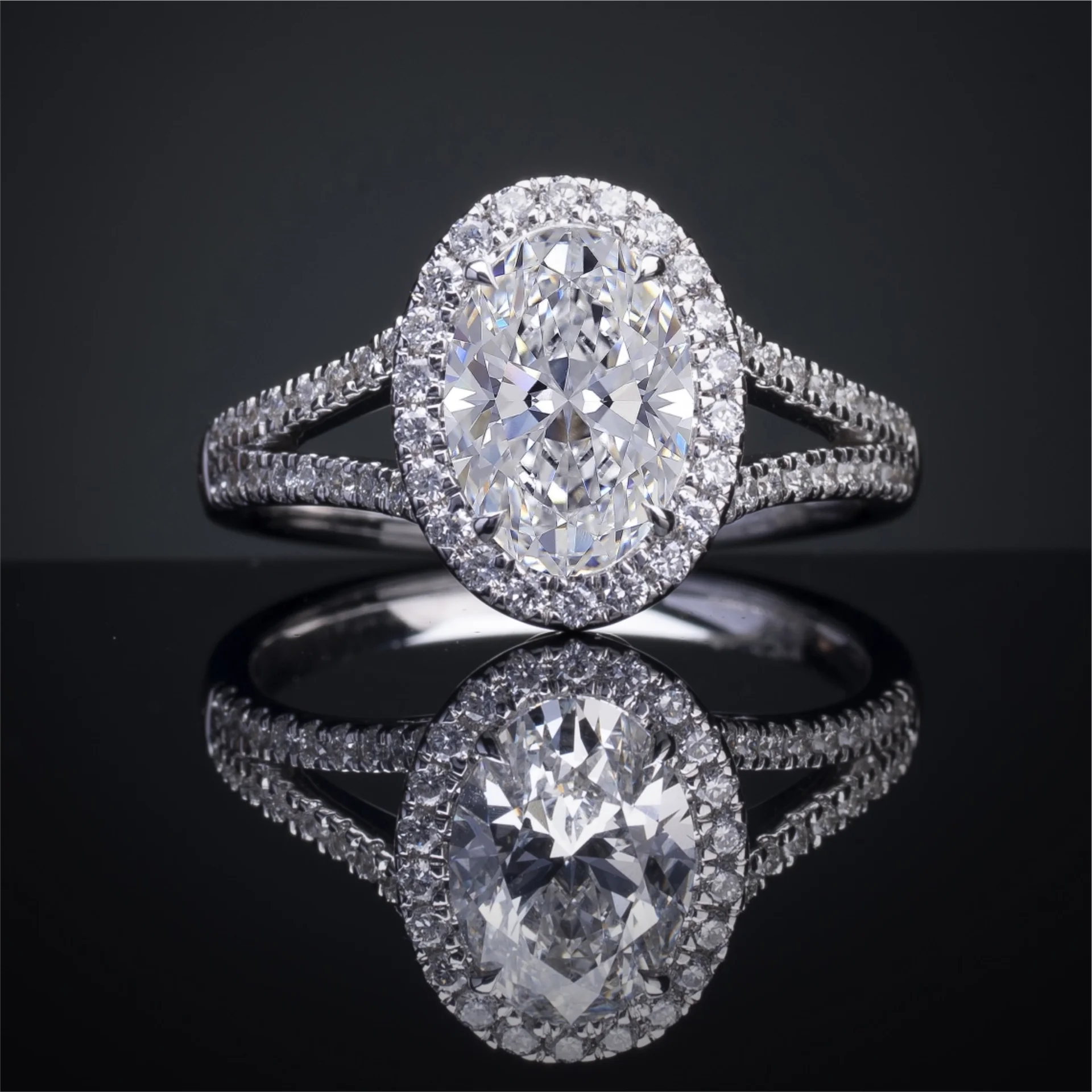 3.71 Cts 14k White Gold Oval Shape Split Shank Ring