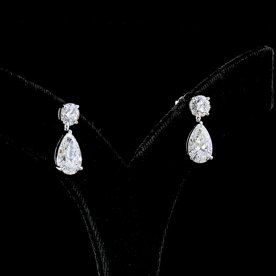 5.58 Cts 14k White Gold Pear Shape Hanging Earring