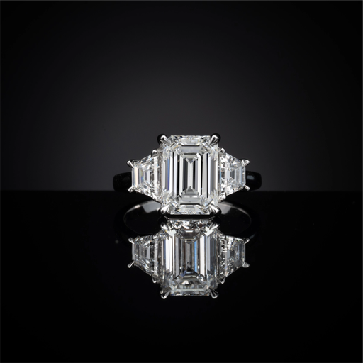 [RG14W3EM100TRAPNS] 1.29 Cts 14k White Gold Emerald Shape 3 Stones Ring