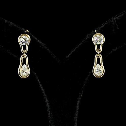 [ER14YHNPS200RDPNS] 2.09 Cts 14k Yellow Gold Pear Shape Hanging Earring