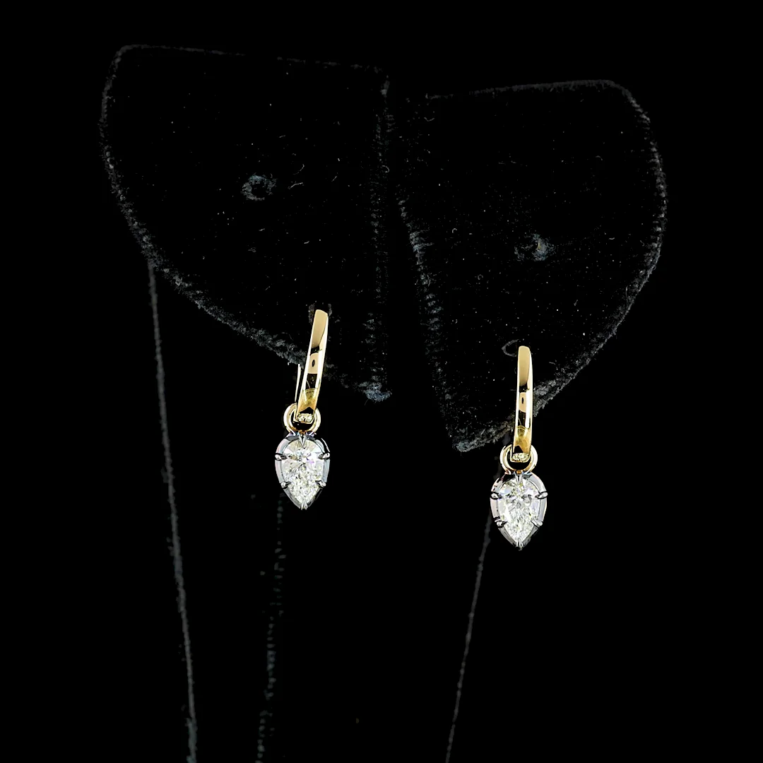 0.54 Cts 14k Yellow Gold Pear Shape Hanging Earring